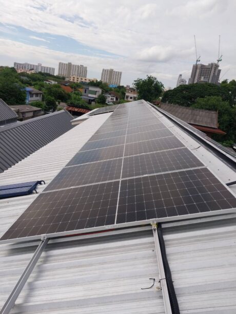 การติดตั้งโซล่าเซลล์ที่คลิดนิคย่านเอกชัย ขนาด 30kW​