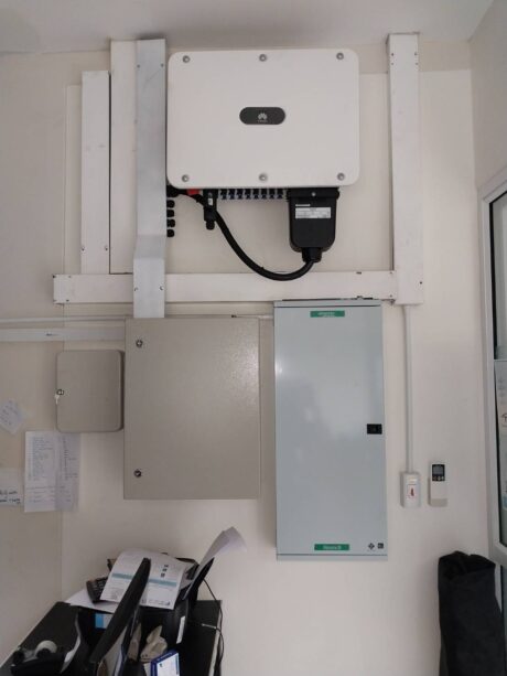 การติดตั้งโซล่าเซลล์ที่คลิดนิคย่านเอกชัย ขนาด 30kW​